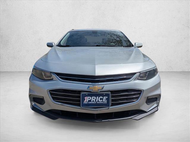 Used 2018 Chevrolet Malibu LT FWD image 2
