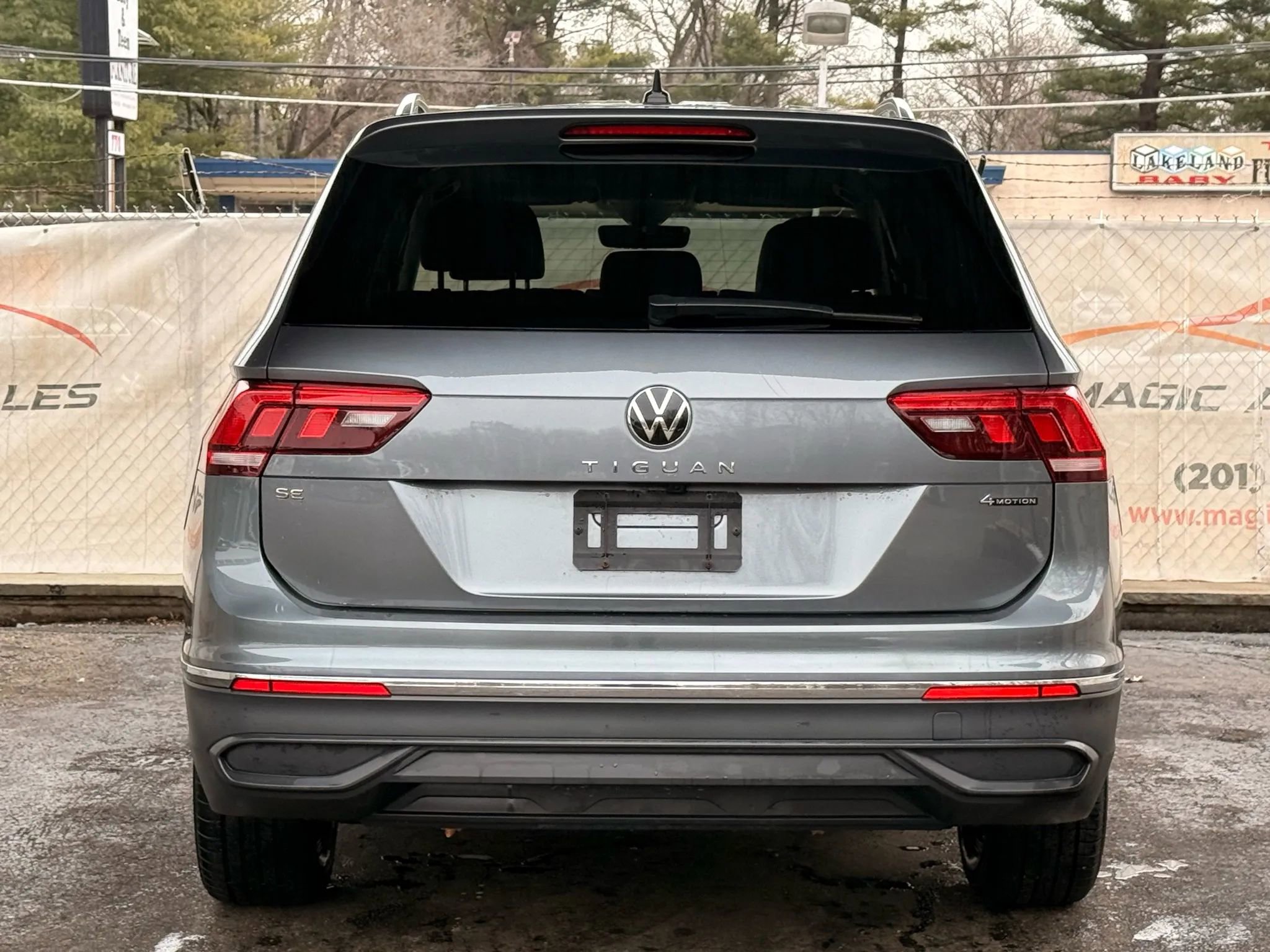 Used 2022 Volkswagen Tiguan SE w/ Panoramic Sunroof Package AWD/4WD image 59