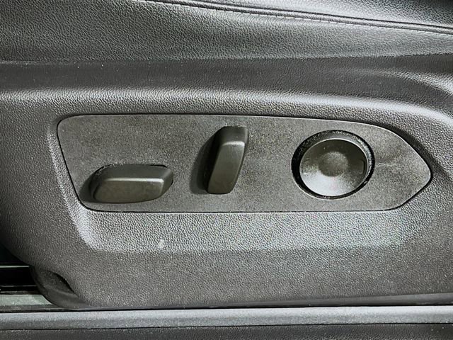 Used 2025 GMC Sierra 1500 SLT image 11