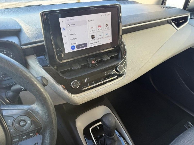 Used 2024 Toyota Corolla LE image 25