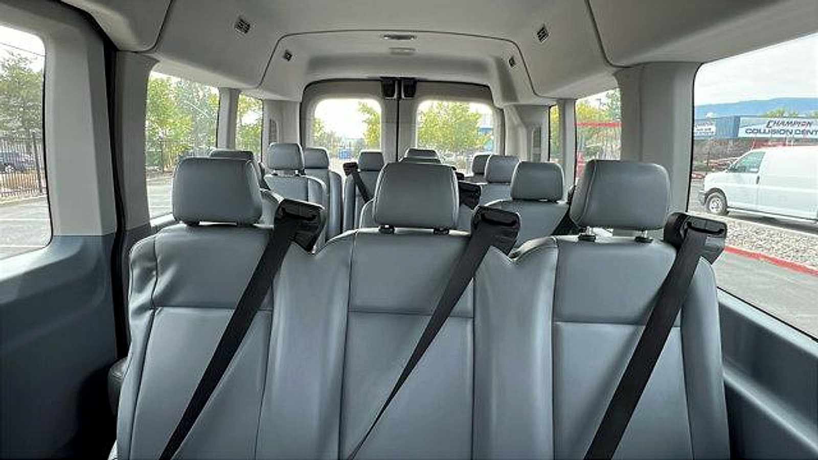 Used 2017 Ford Transit 350 XL image 19
