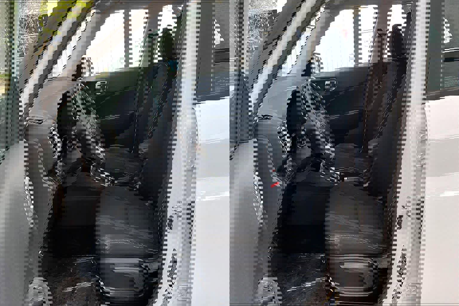 Certified 2021 Hyundai Venue SEL w/ Premium Package FWD image 8