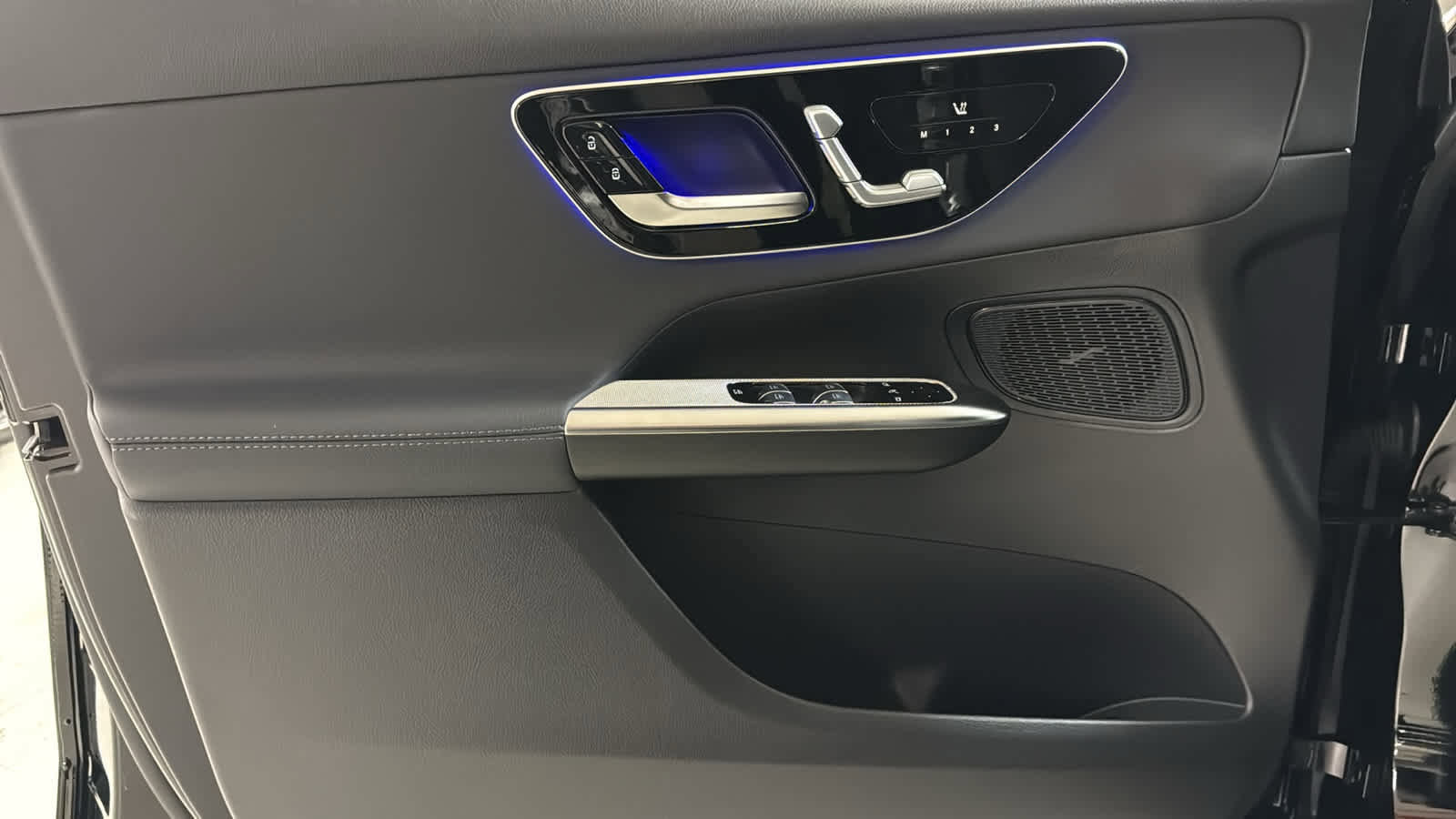 Certified 2025 Mercedes-Benz GLC 300 4MATIC image 13