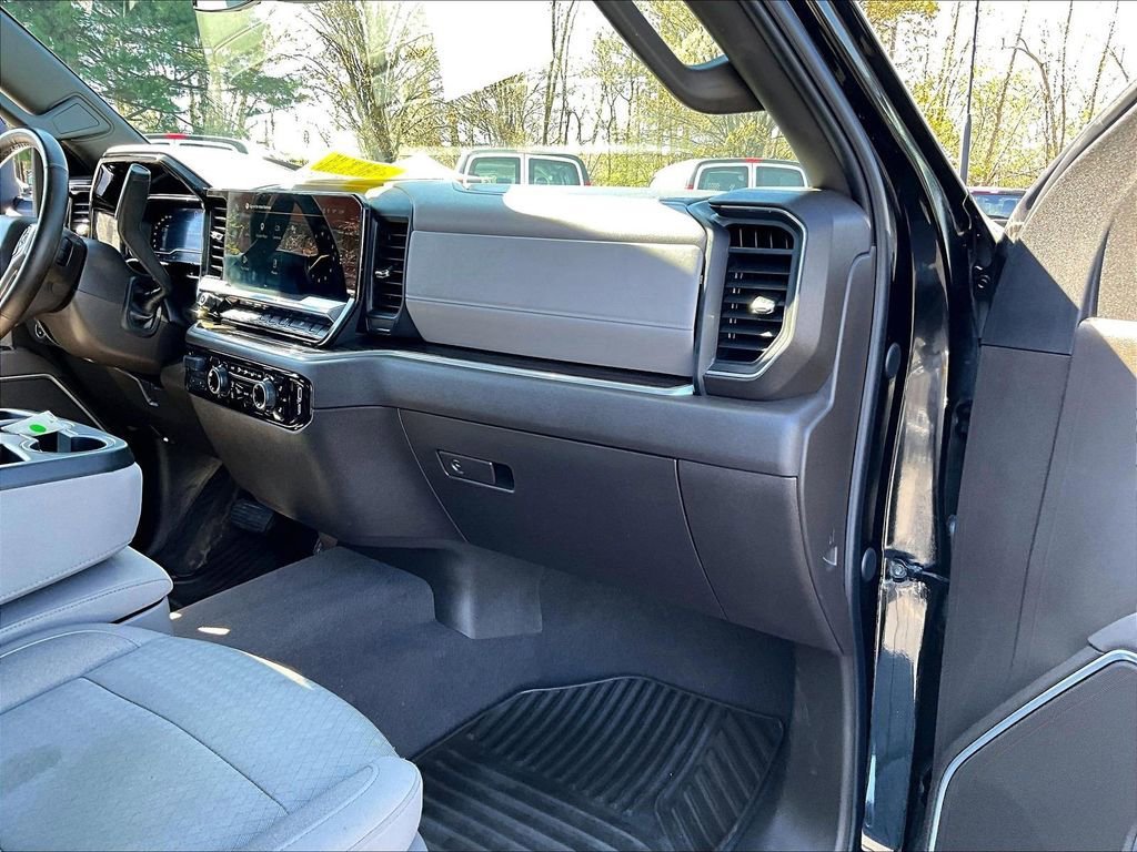 Used 2025 Chevrolet Silverado 2500 LT w/ Convenience Package AWD/4WD image 13