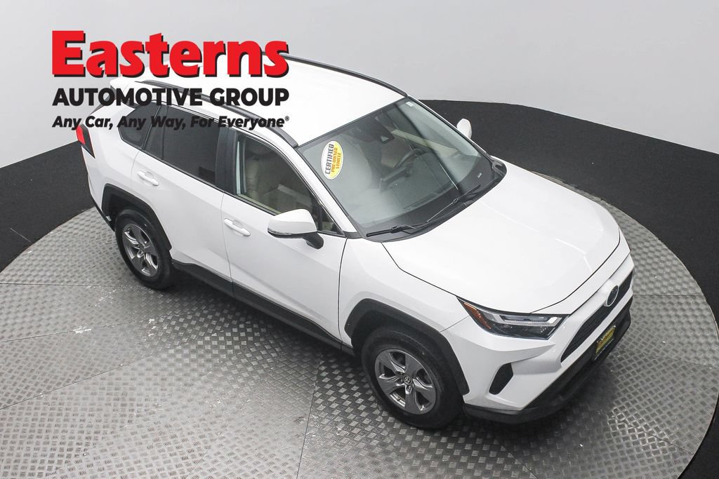 Used 2023 Toyota RAV4 LE AWD/4WD image 3