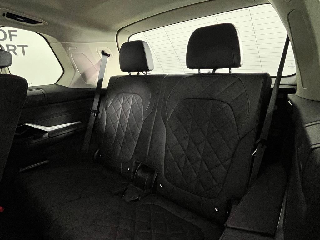 Used 2023 BMW X7 xDrive40i w/ Executive Package AWD/4WD image 19