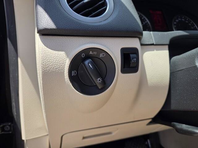 Used 2009 Volkswagen Tiguan SE AWD/4WD image 18