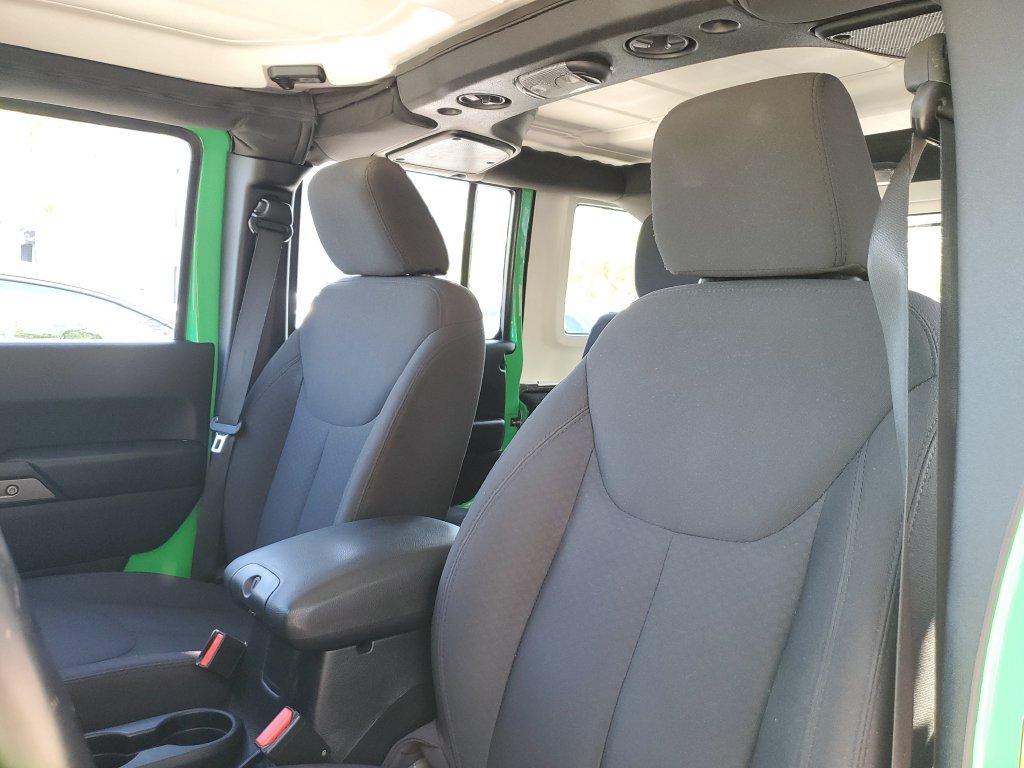 Used 2015 Jeep Wrangler Unlimited Sport w/ Connectivity Group AWD/4WD image 23