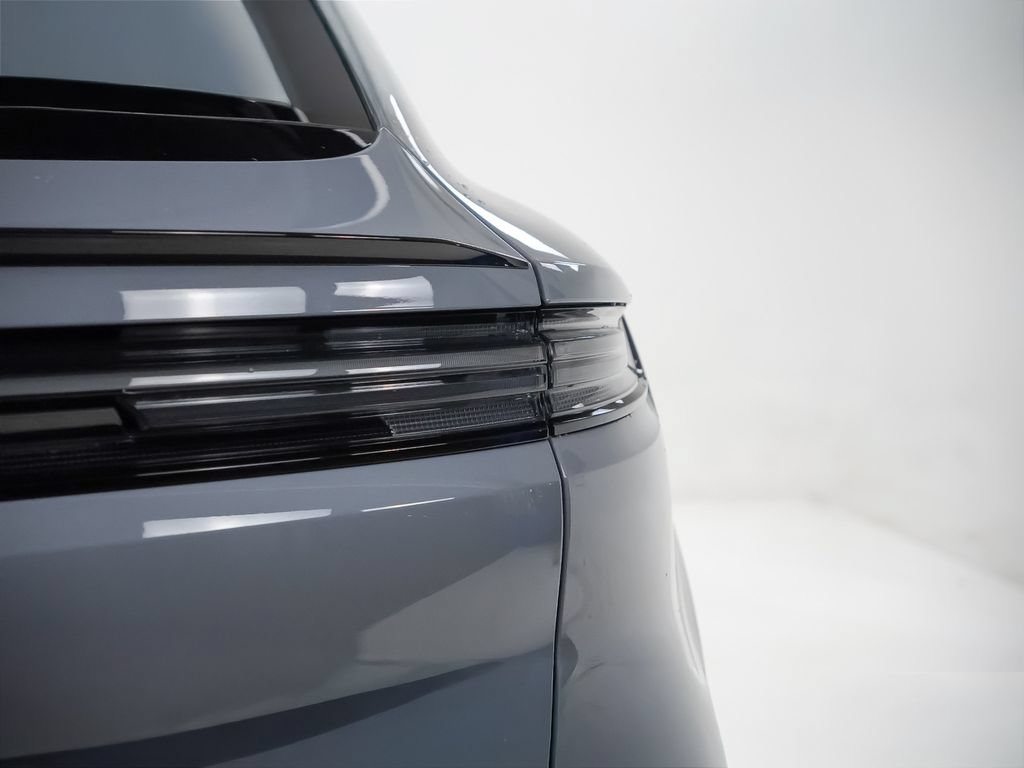 Certified 2026 Porsche Cayenne E-Hybrid Coupe AWD/4WD image 10