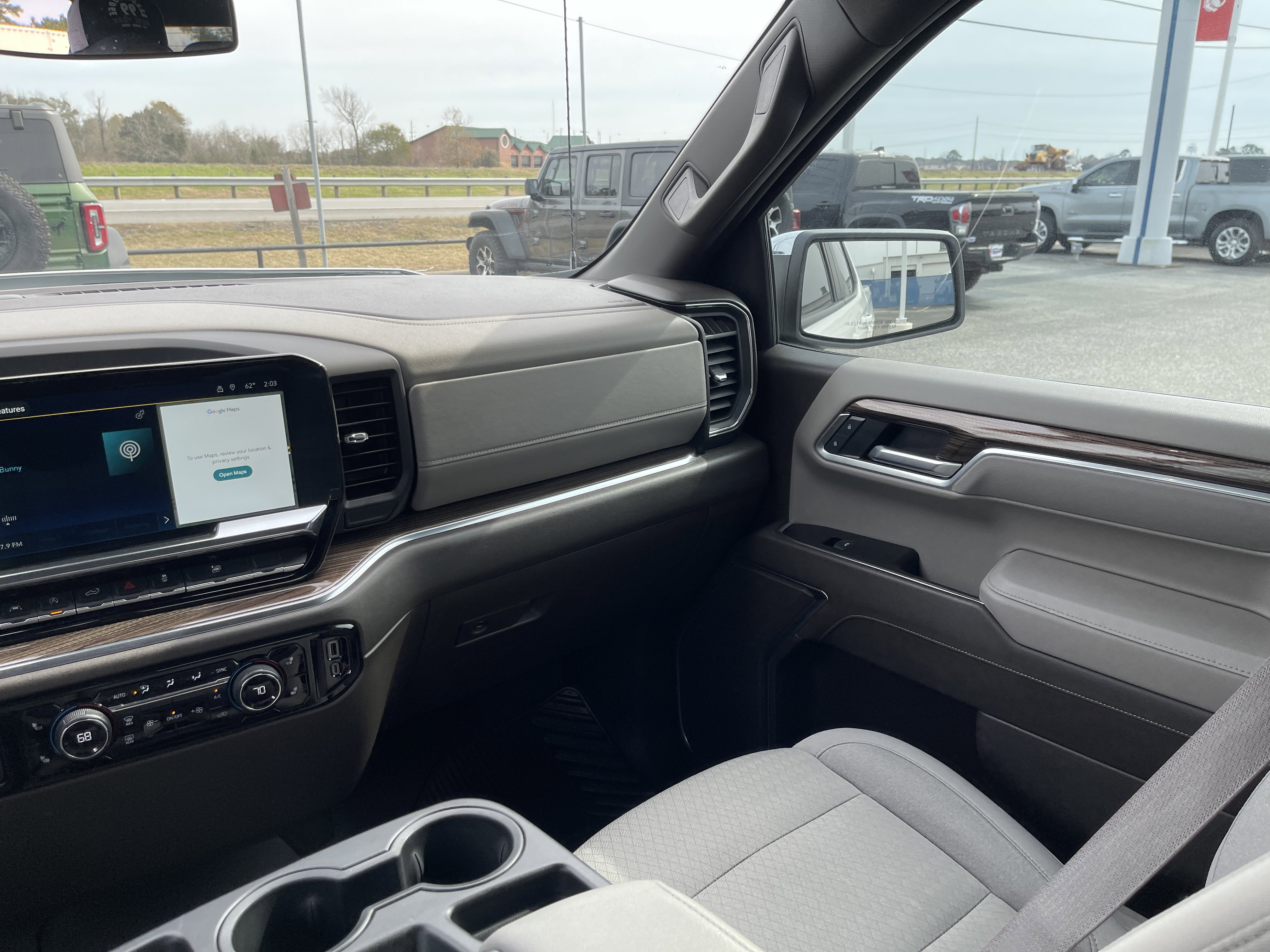 Used 2025 Chevrolet Silverado 1500 LT image 30