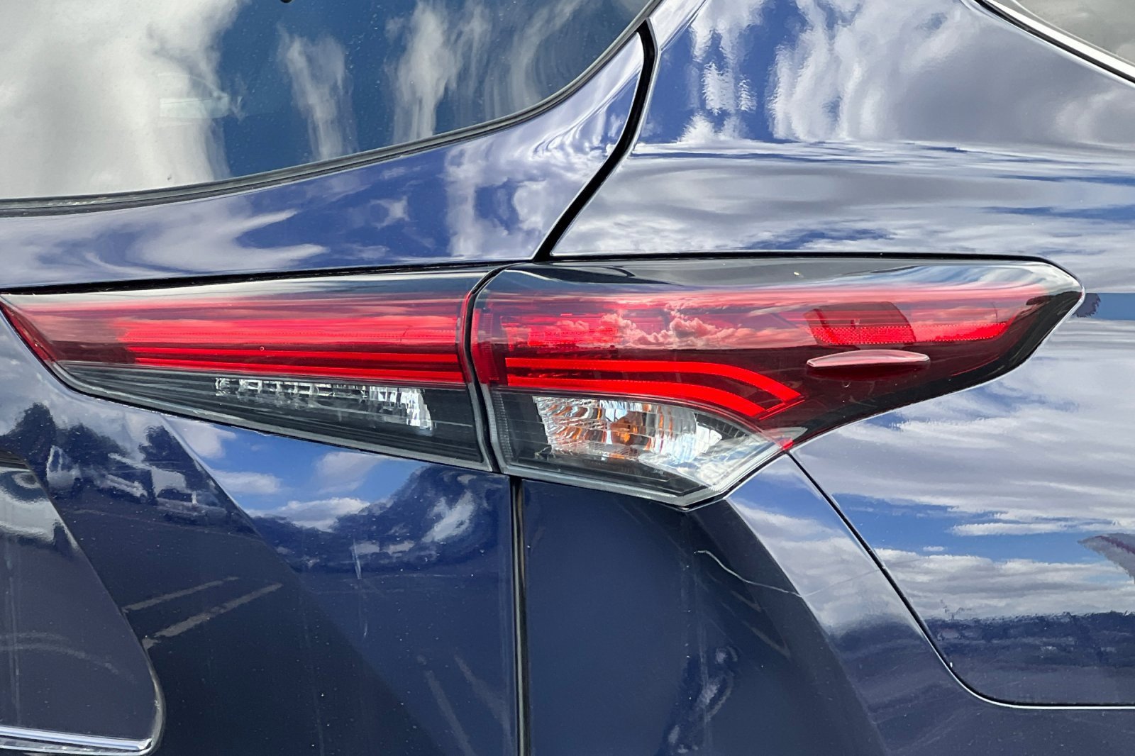 Used 2024 Toyota Highlander XLE image 49