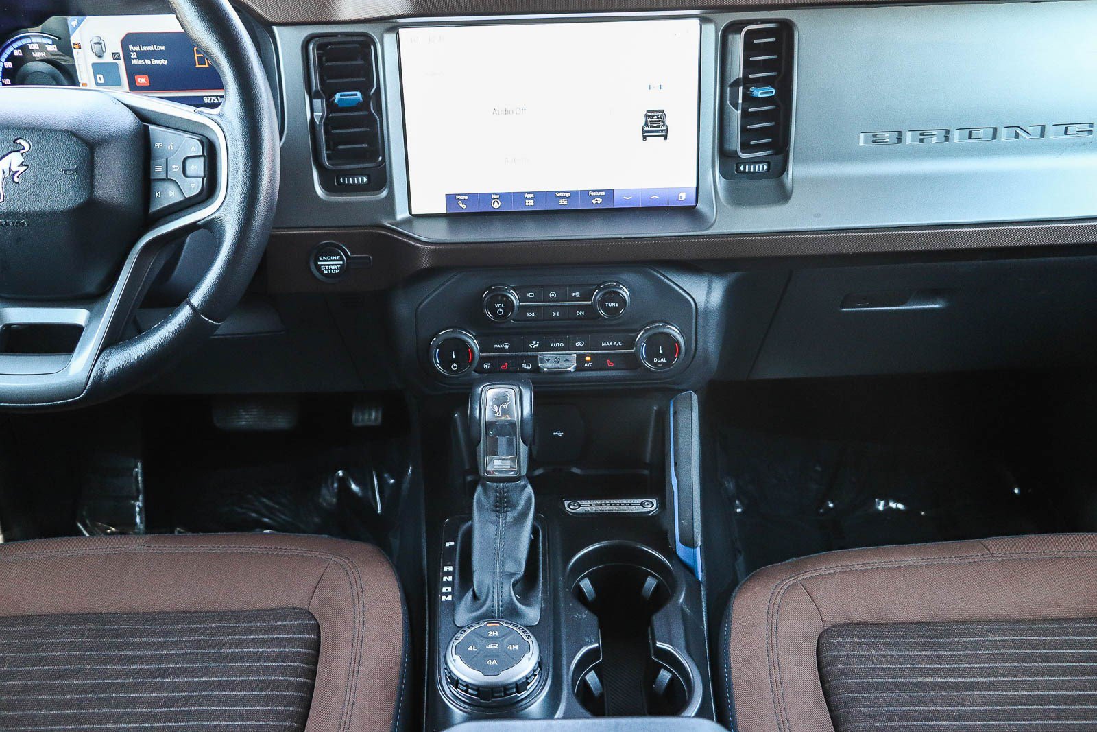 Used 2022 Ford Bronco Outer Banks w/ Sasquatch Package AWD/4WD image 14