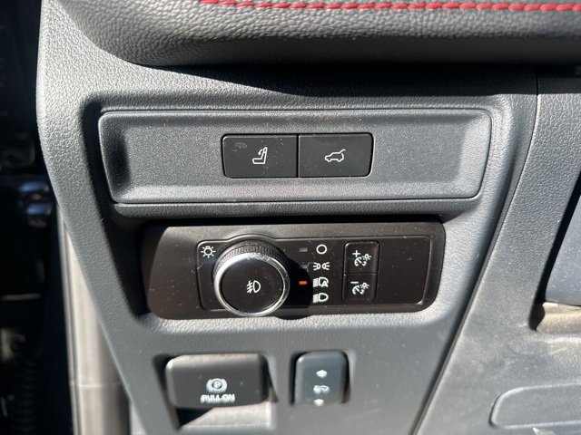 Used 2024 Ford Expedition Limited image 18