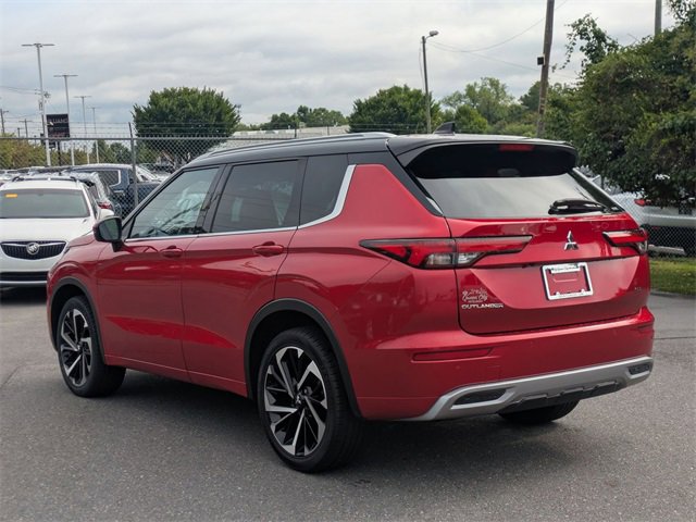 Used 2023 Mitsubishi Outlander SE image 5