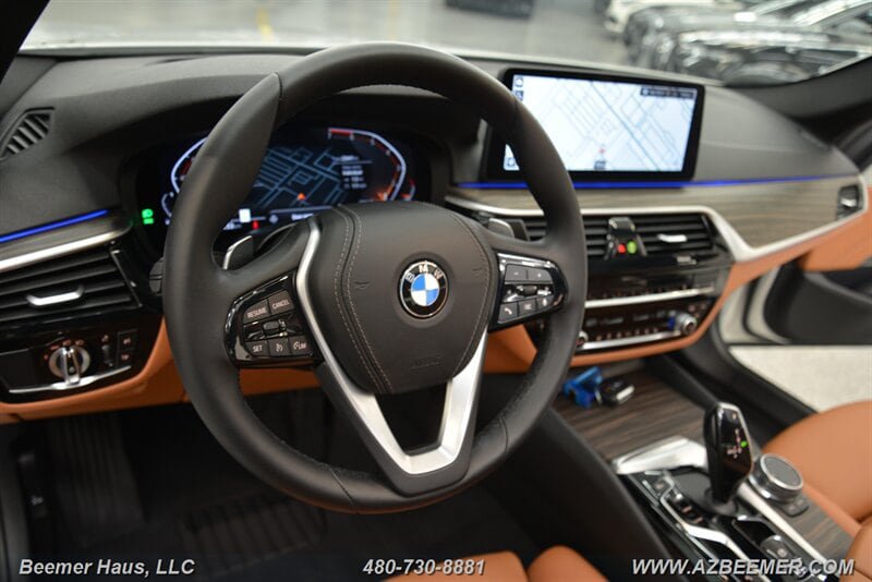 Used 2023 BMW 530i w/ Premium Package RWD image 33
