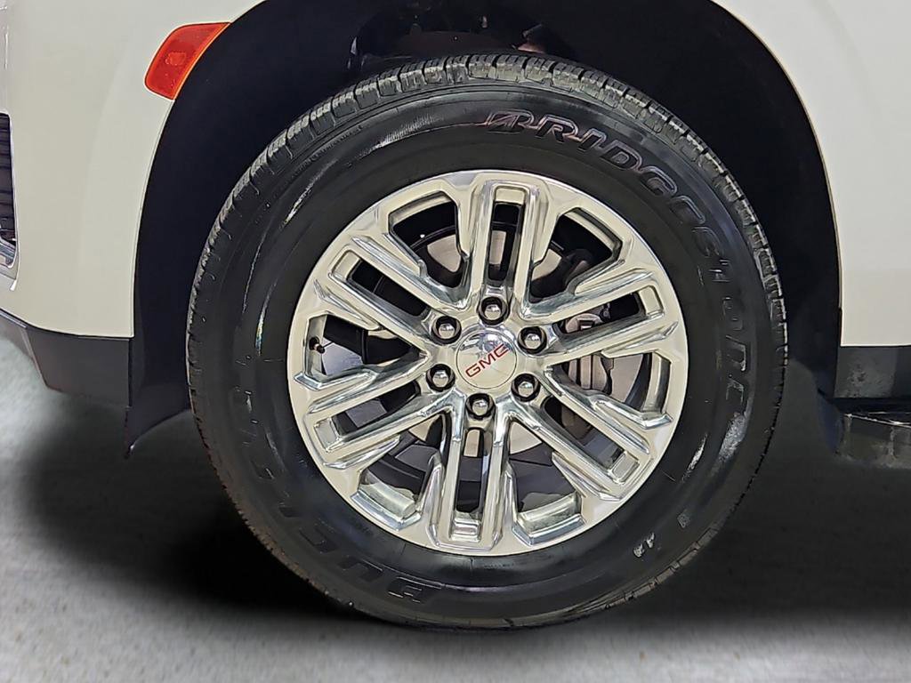 Used 2023 GMC Yukon SLT w/ SLT Luxury Package image 9