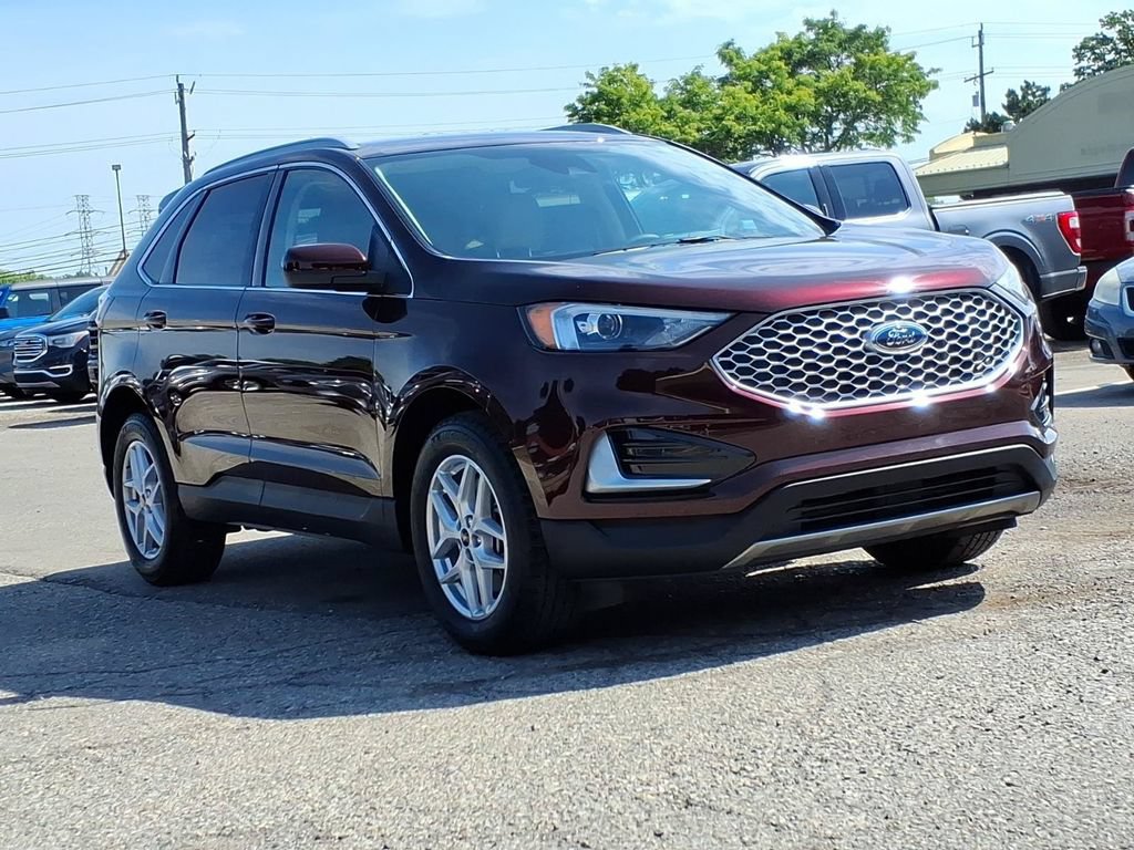 Used 2024 Ford Edge SEL AWD/4WD image 7