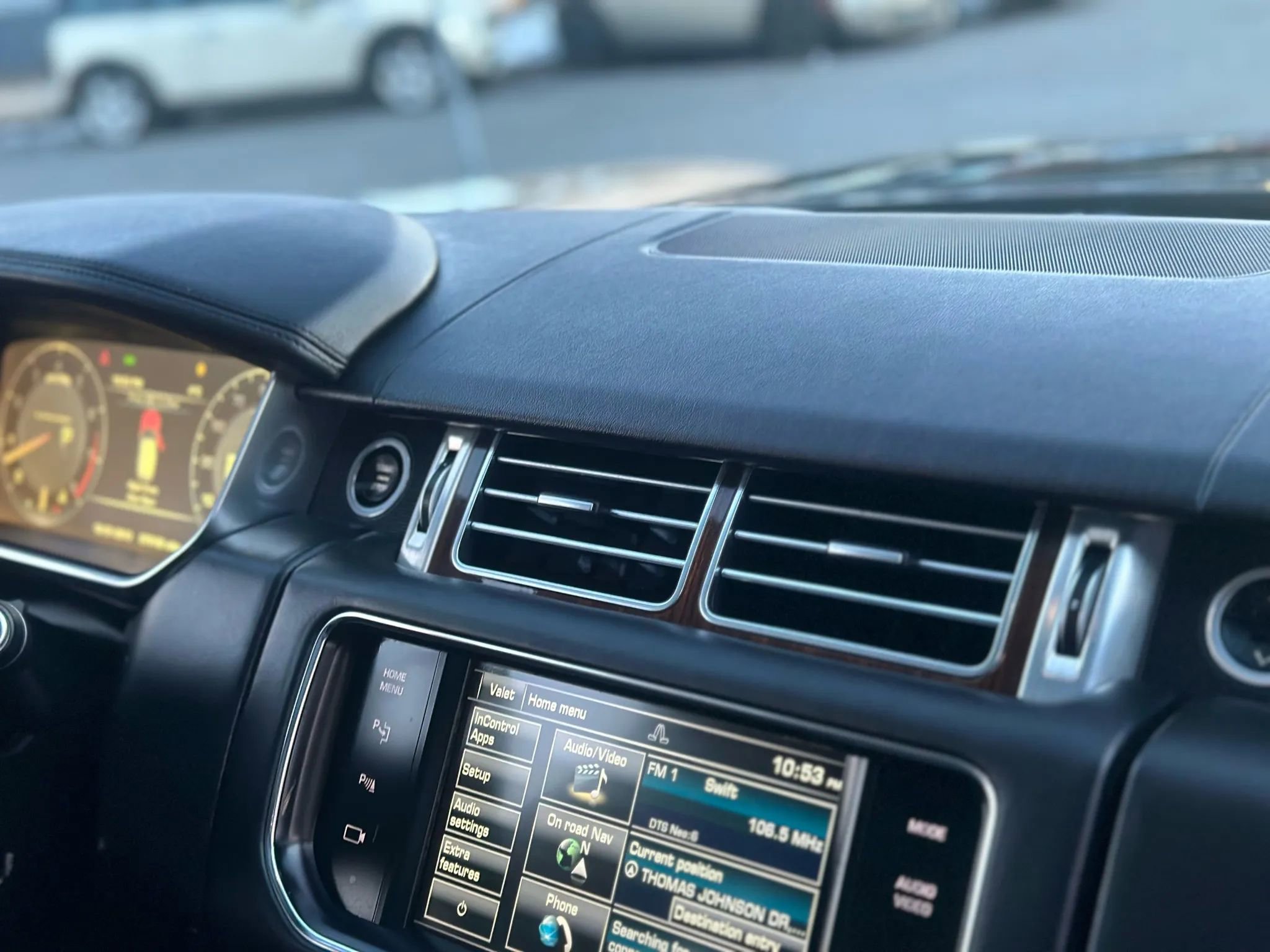 Used 2015 Land Rover Range Rover Supercharged image 38