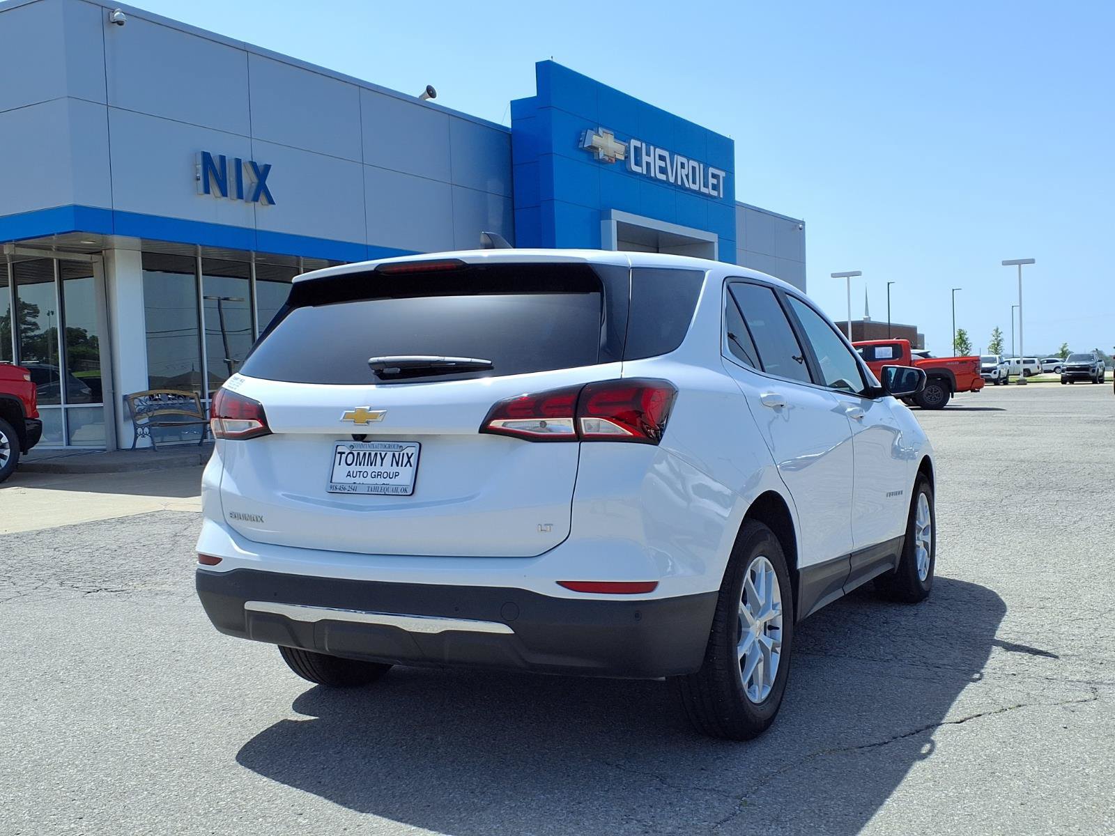 Used 2024 Chevrolet Equinox LT w/ LPO, Floor Liner Package FWD image 2