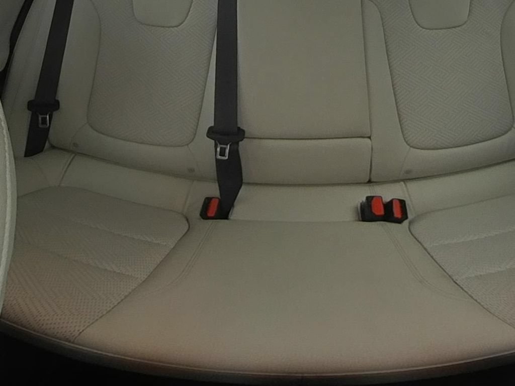 Used 2021 Buick Encore GX Essence w/ Experience Buick Package FWD image 13