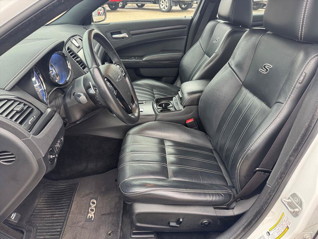 Used 2014 Chrysler 300 S AWD/4WD image 9