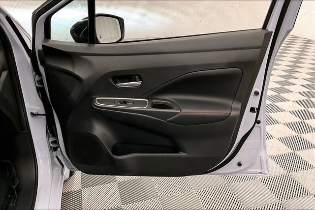New 2025 Nissan Versa SR w/ Trunk Package image 33