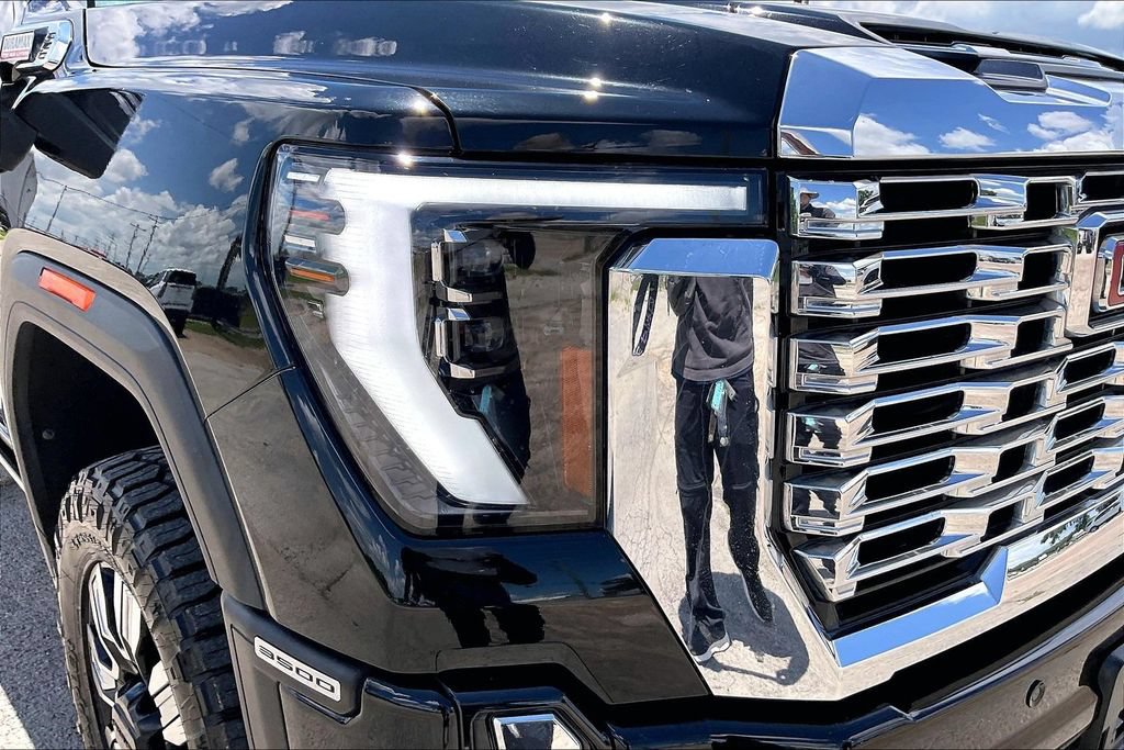 Used 2024 GMC Sierra 3500 Denali w/ Denali Reserve Package AWD/4WD image 33