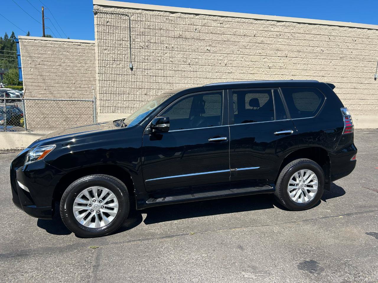 Used 2018 Lexus GX 460 Premium w/ Premium Package AWD/4WD image 8
