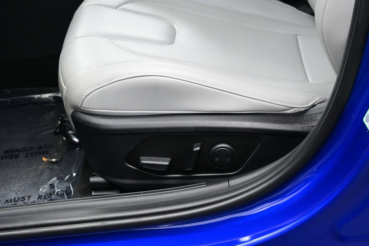 Certified 2025 Hyundai Elantra Limited FWD image 11