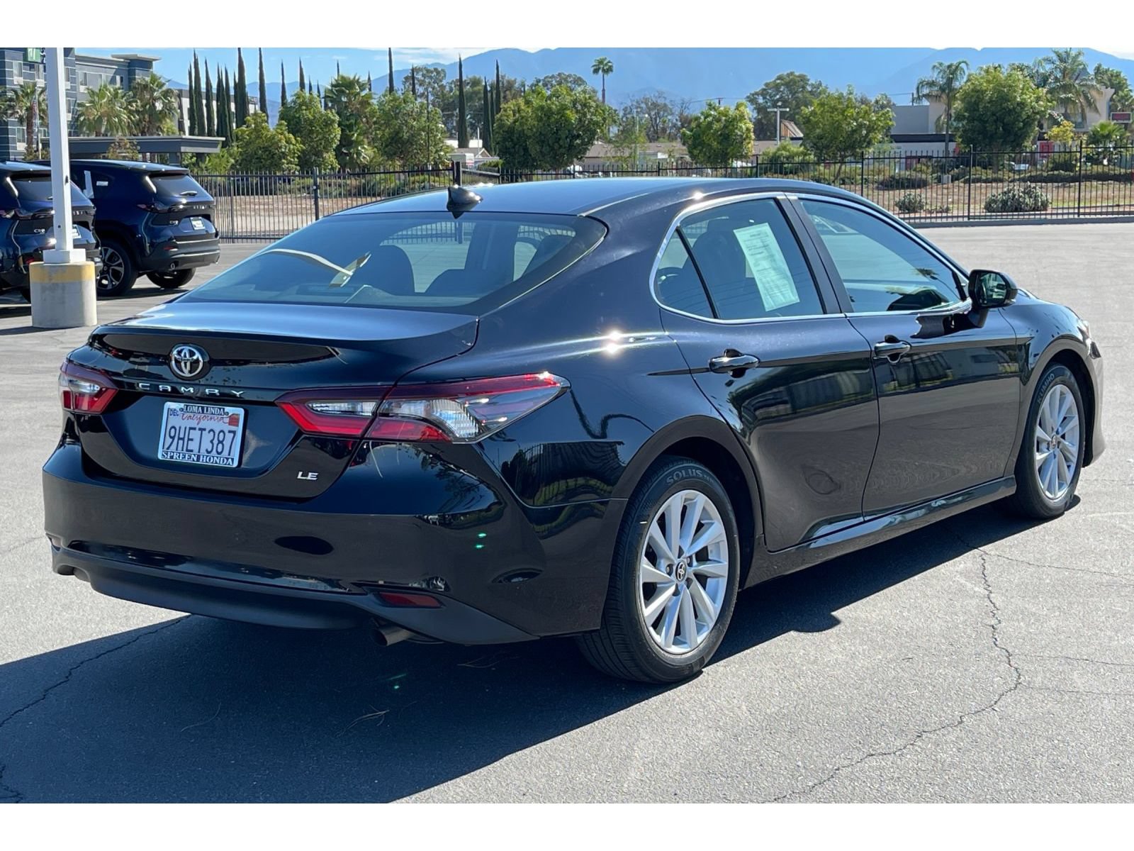 Used 2022 Toyota Camry LE w/ Convenience Package FWD image 6
