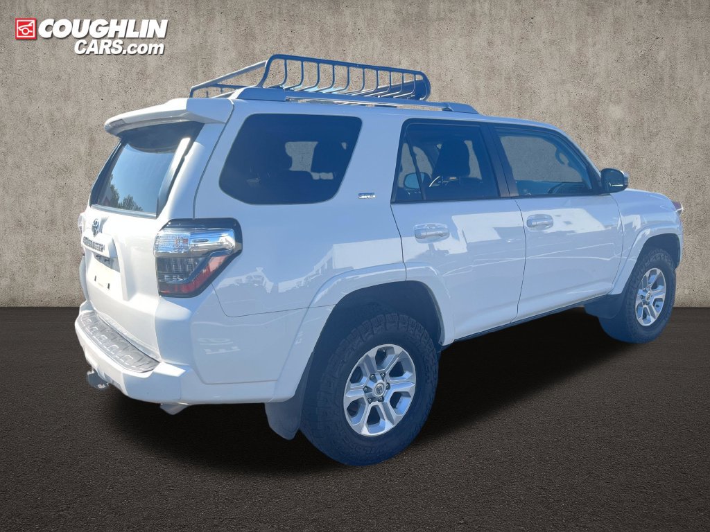 Used 2018 Toyota 4Runner SR5 AWD/4WD image 2