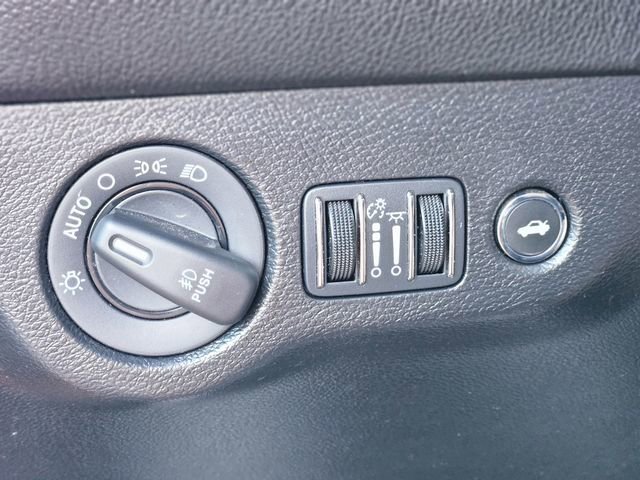 Used 2021 Dodge Challenger GT w/ Performance Handling Group RWD image 20