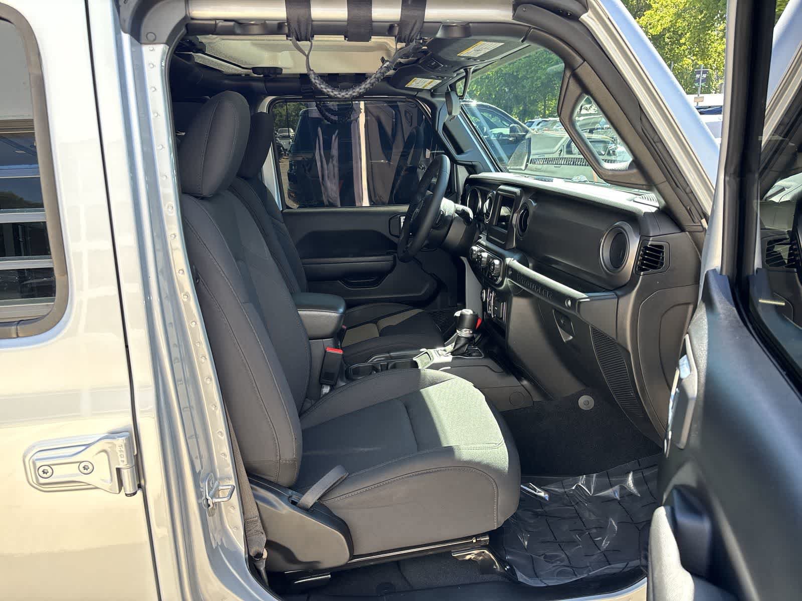 Certified 2023 Jeep Wrangler Unlimited AWD/4WD image 9
