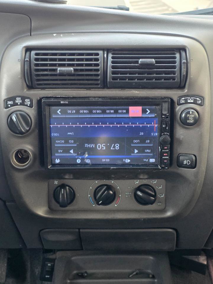 Used 2001 Ford Explorer Sport Trac 4x4 image 14