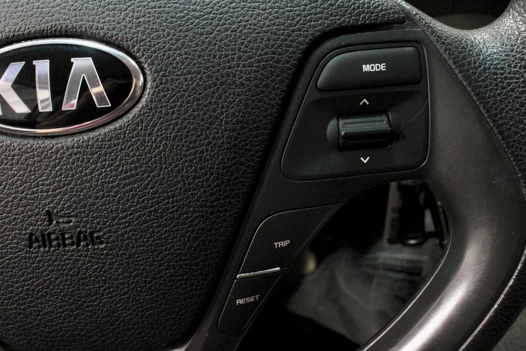 Used 2017 Kia Forte LX FWD image 28