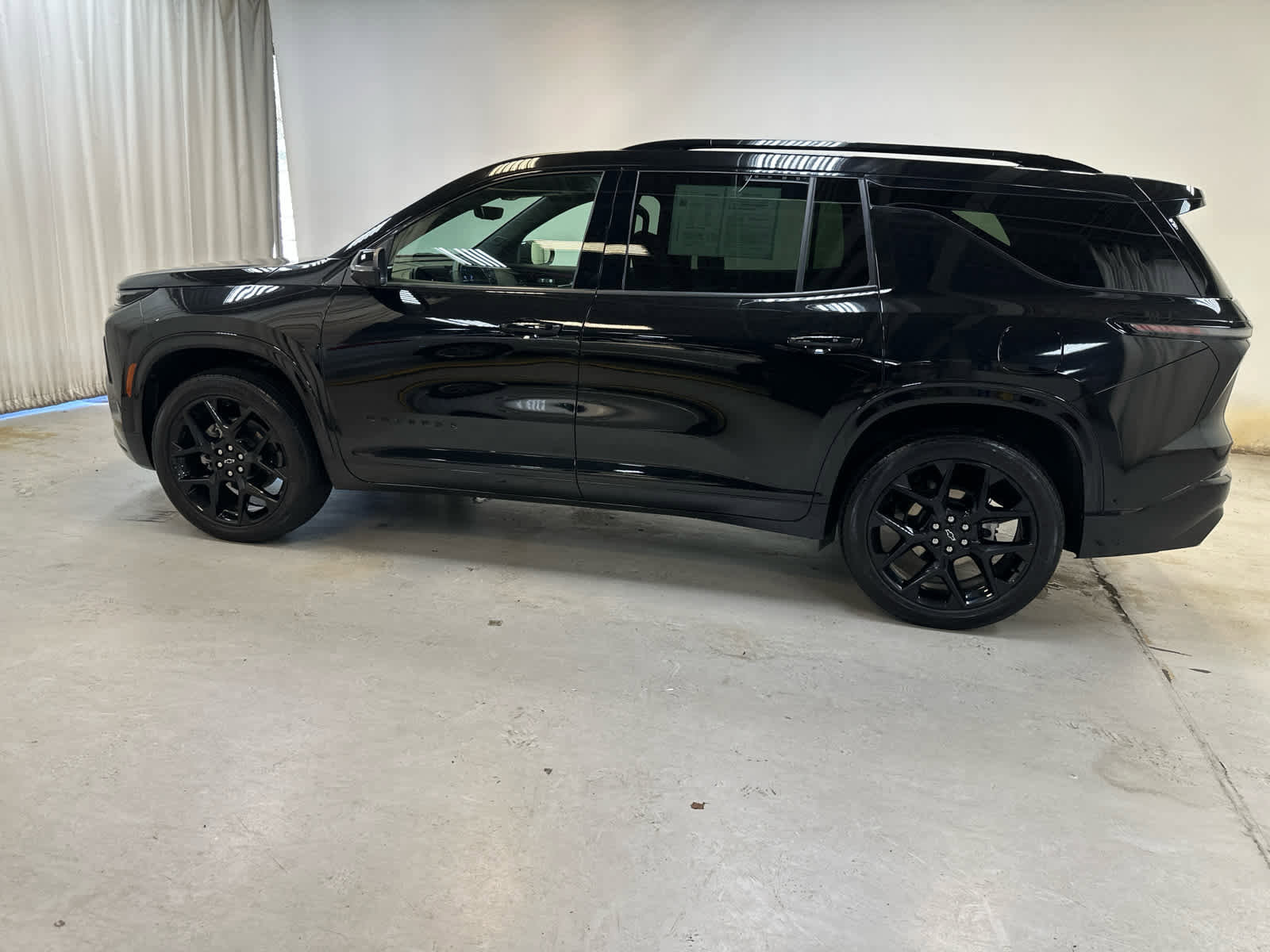 Certified 2024 Chevrolet Traverse RS w/ LPO, Floor Liner Package AWD/4WD image 10
