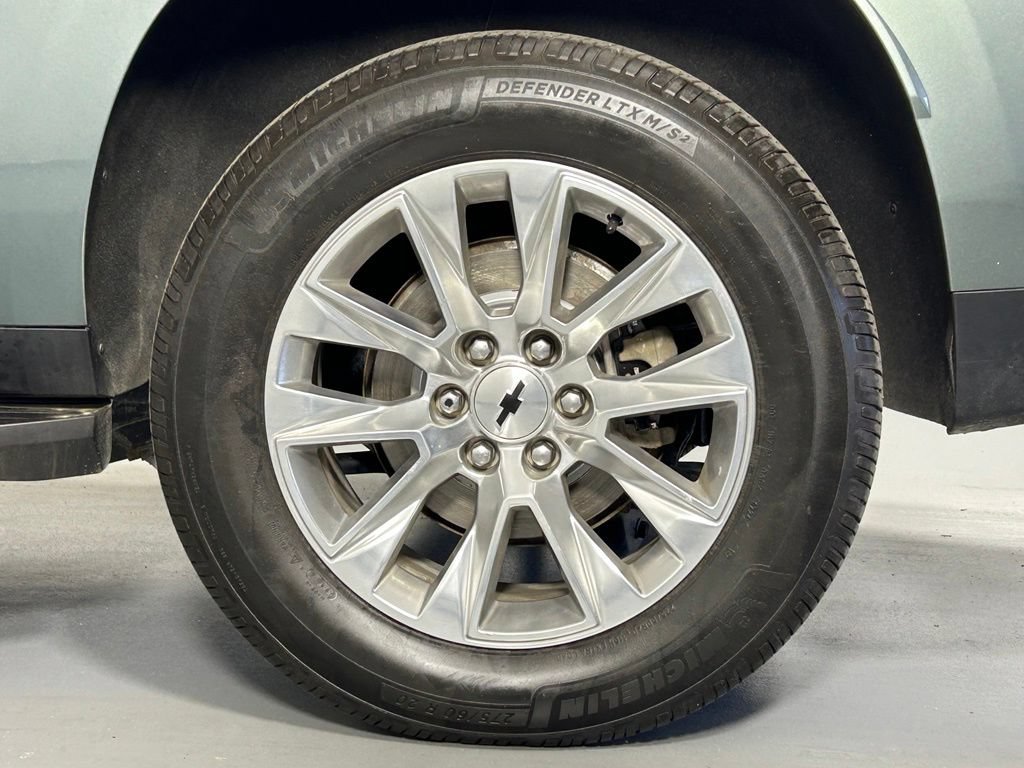 Used 2023 Chevrolet Suburban Premier AWD/4WD image 34