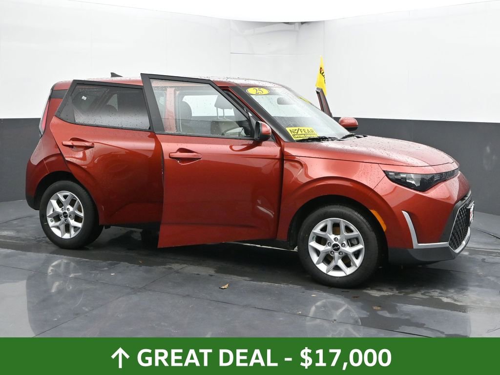 Used 2025 Kia Soul LX w/ LX Technology Package image 56
