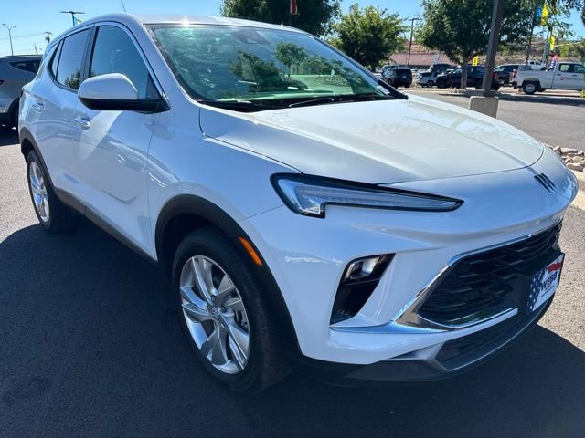 Used 2025 Buick Encore GX Preferred FWD image 3