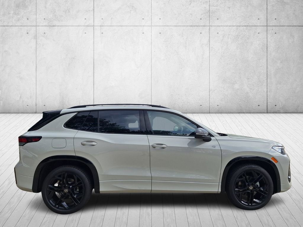 New 2026 Volkswagen Tiguan SE R-Line image 6