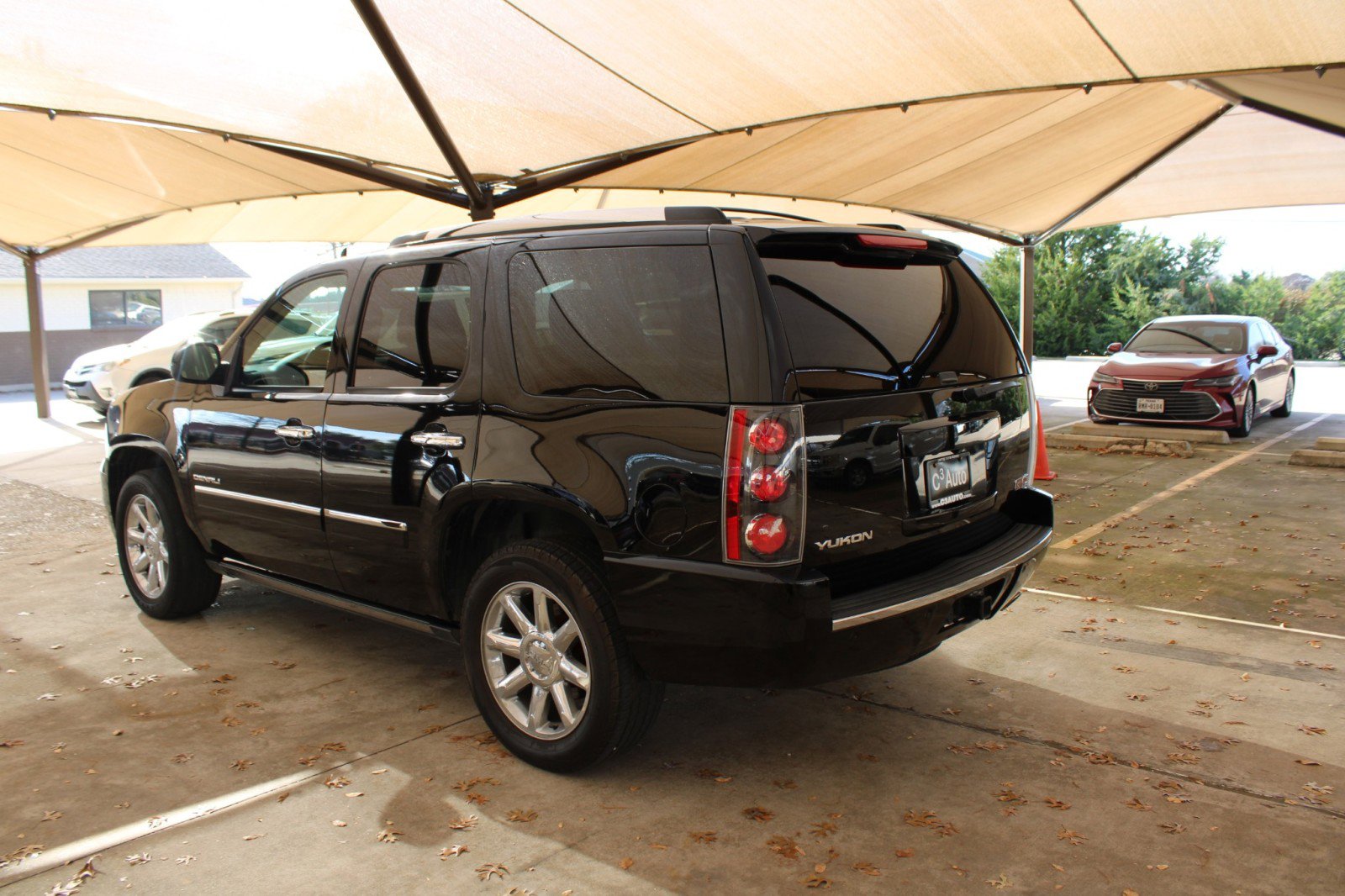 Used 2013 GMC Yukon Denali image 5