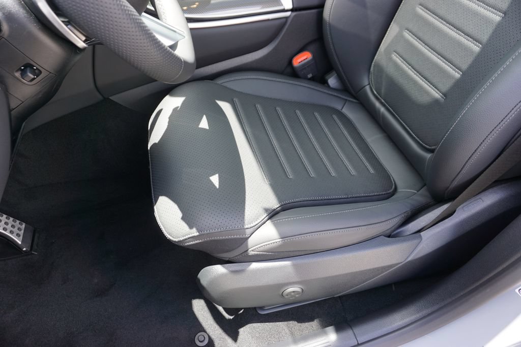 Certified 2025 Mercedes-Benz GLC 300 4MATIC image 40