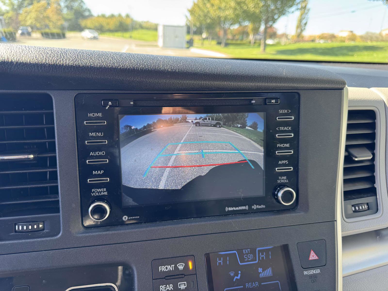 Used 2020 Toyota Sienna LE image 22