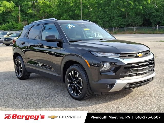 Used 2023 Chevrolet TrailBlazer LT FWD image 2