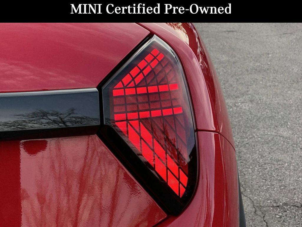 Used 2025 MINI Cooper 2-Door Hardtop image 8
