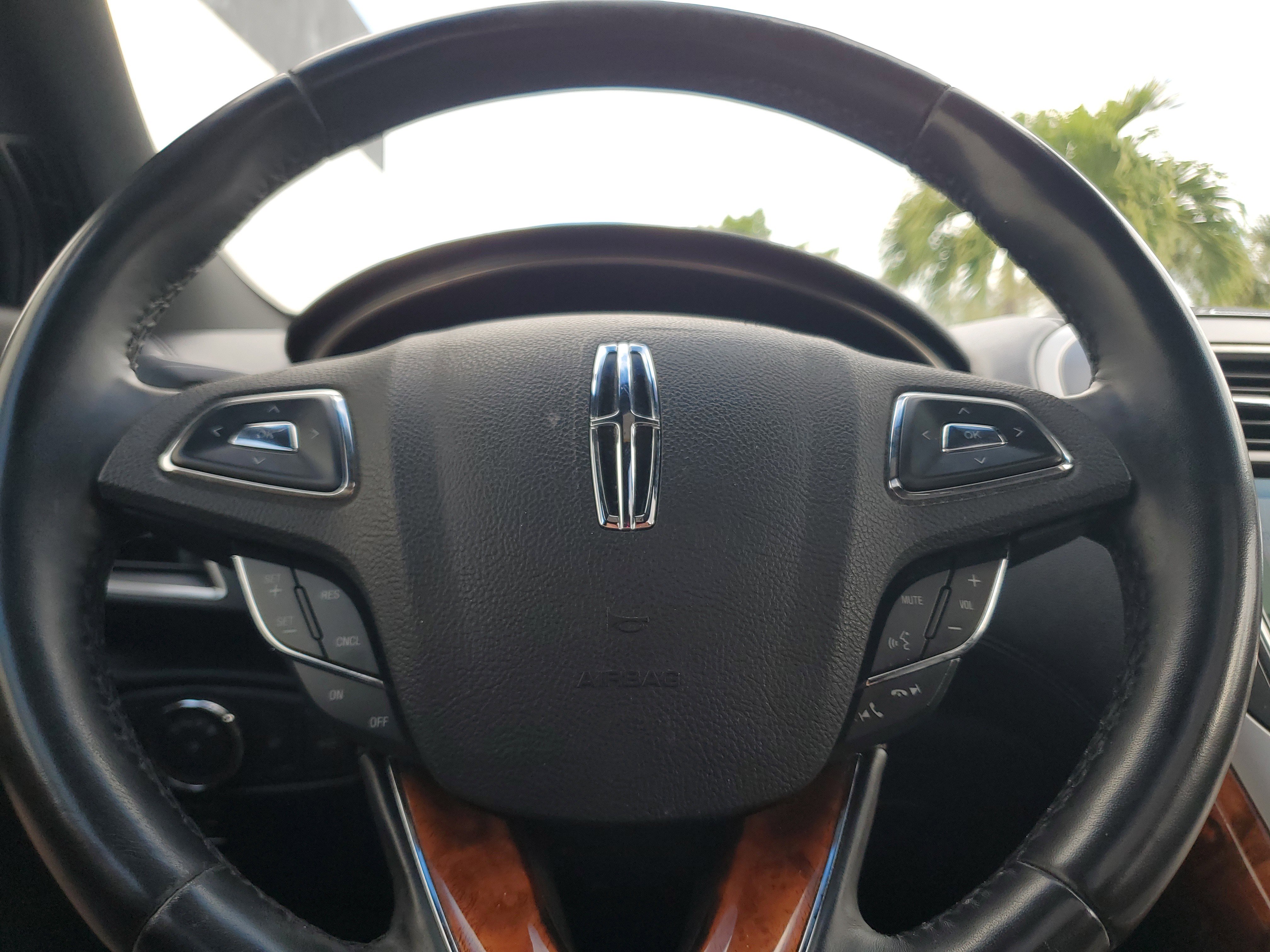 Used 2018 Lincoln MKX Reserve image 24