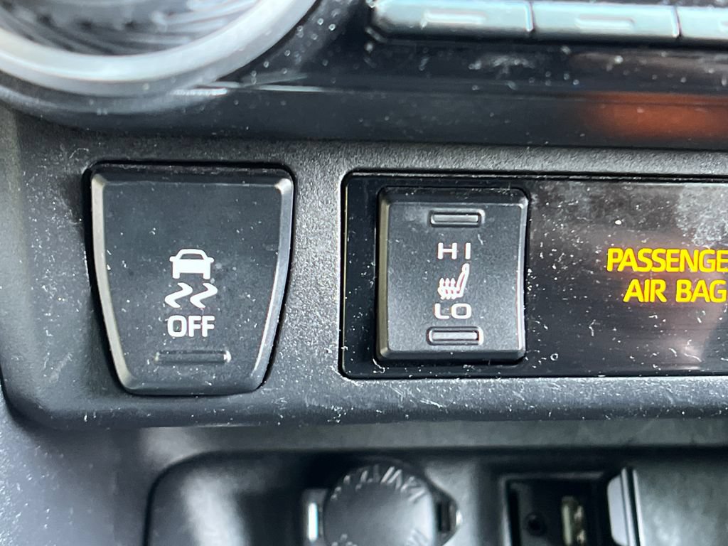 Used 2019 Toyota RAV4 XLE Premium w/ Cold Weather Package AWD/4WD image 29