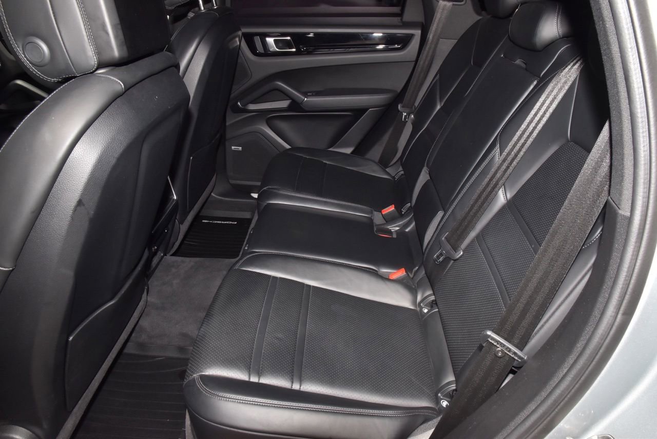 Used 2022 Porsche Cayenne AWD/4WD image 14