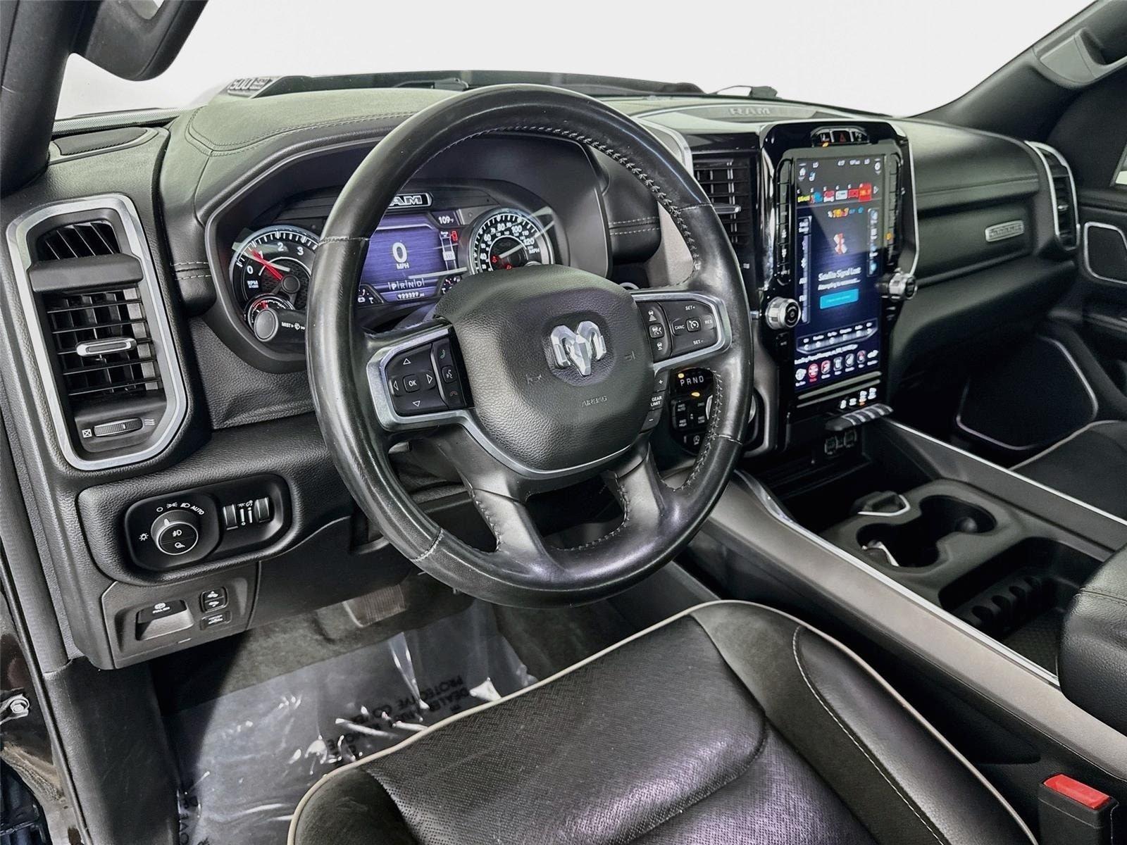 Used 2021 RAM 1500 Laramie AWD/4WD image 9