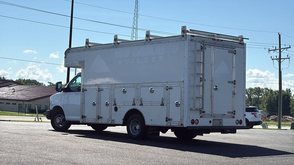 Used 2016 Chevrolet Express 3500 RWD image 3